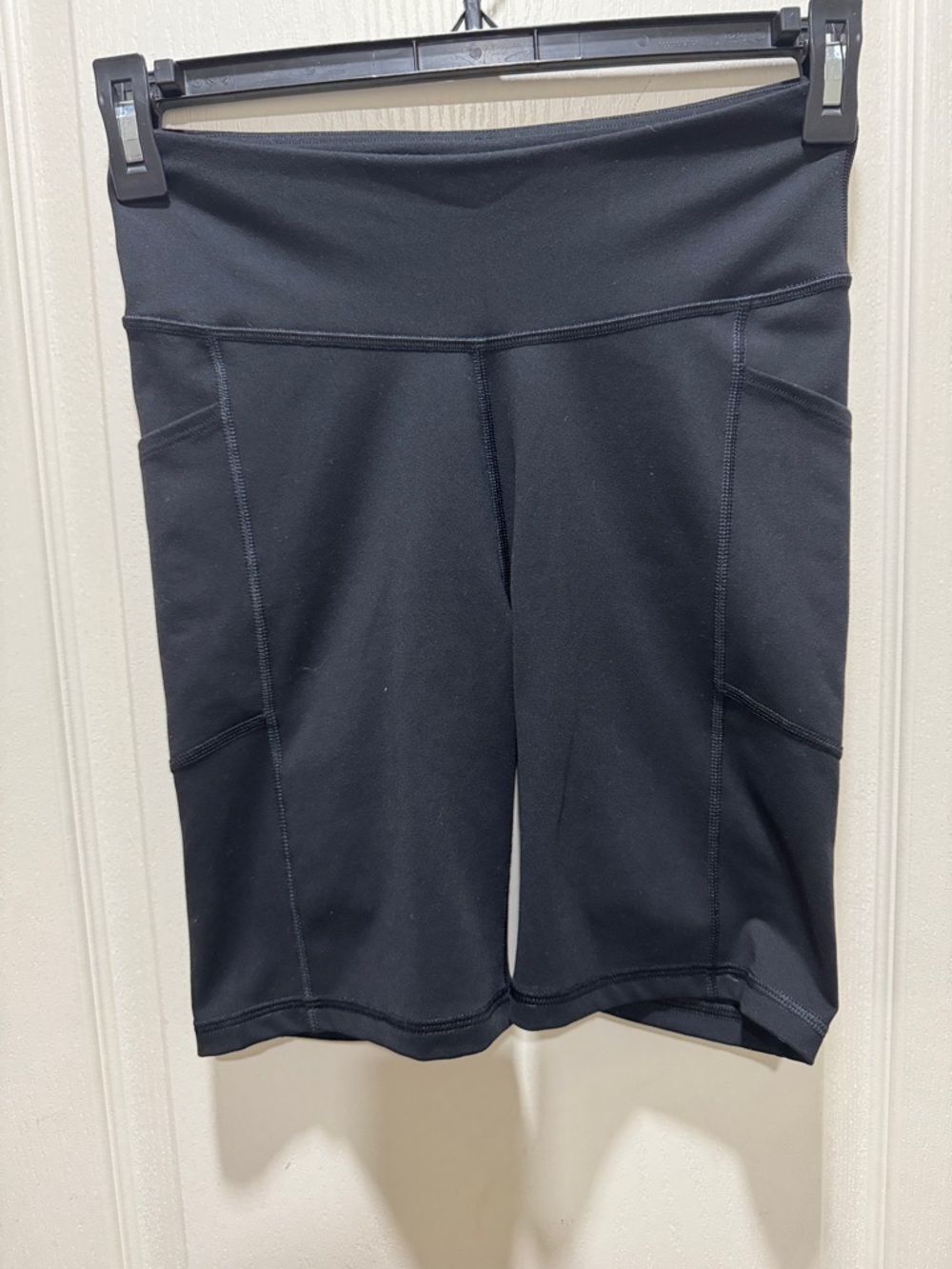 GapFit Women’s Small Black High Rise Biker Shorts Pockets Activewear